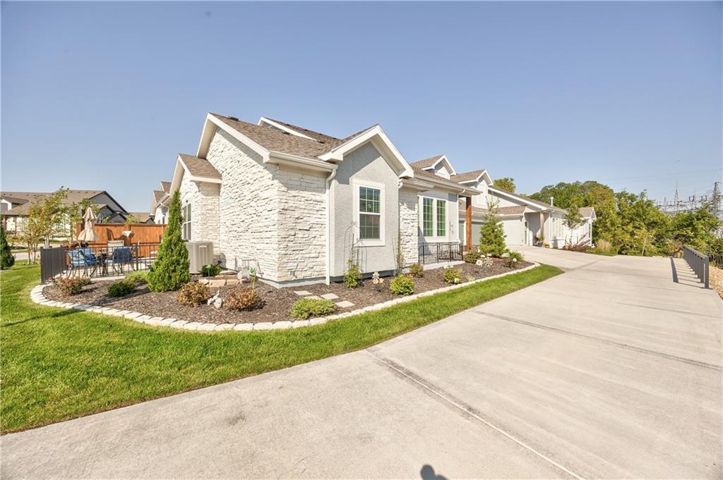 Listing Photo MLS #HMS2579210