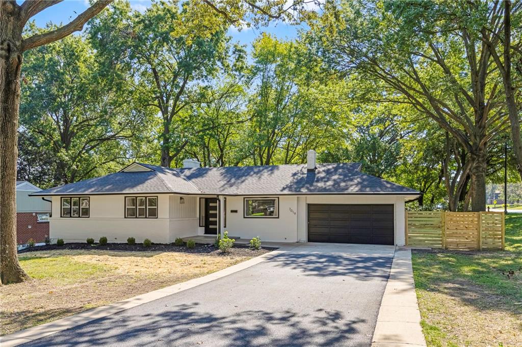 Listing Photo MLS #HMS2579314