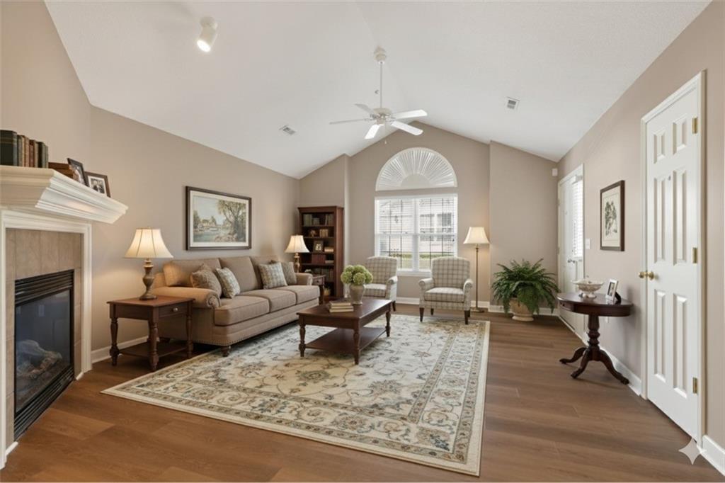 Listing Photo MLS #HMS2579540