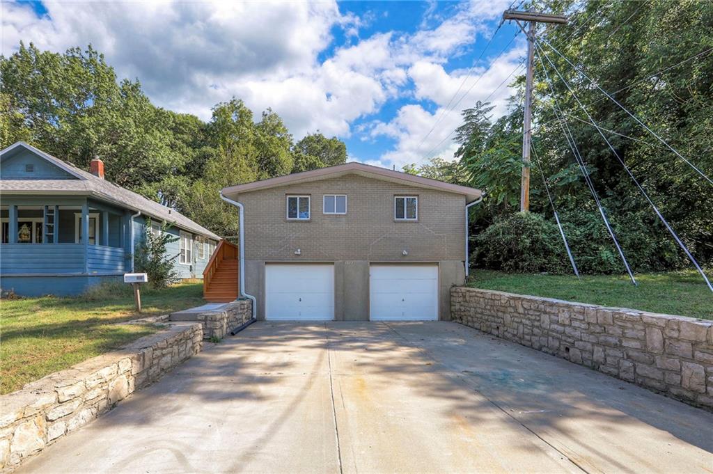 Listing Photo MLS #HMS2579616