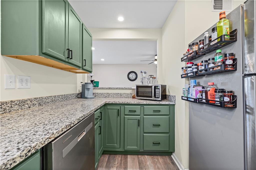 Listing Photo MLS #HMS2583923