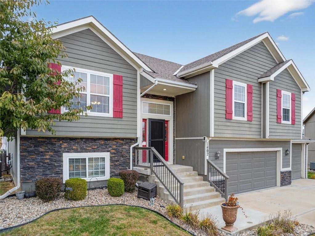 Listing Photo MLS #HMS2585178