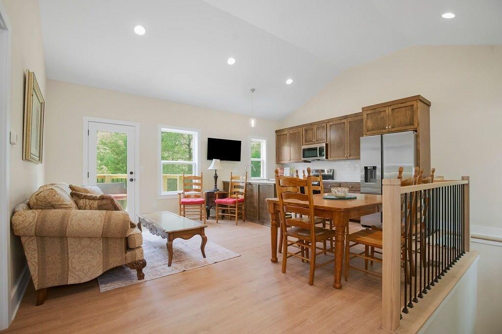 Listing Photo MLS #HMS2589231