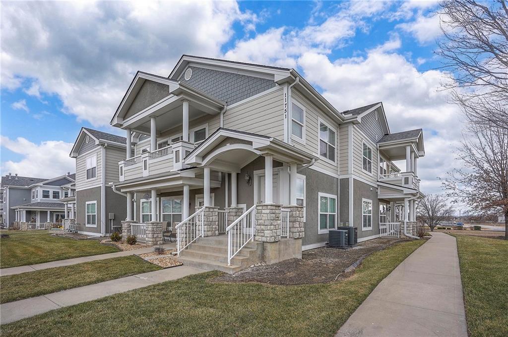 Listing Photo MLS #HMS2592330