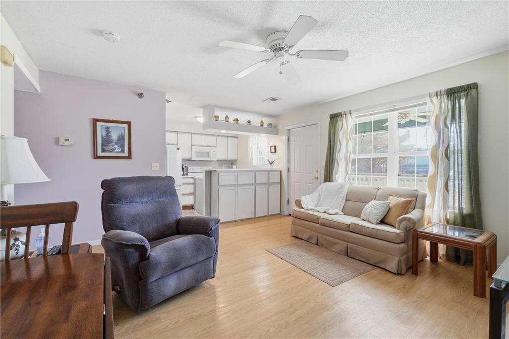 Listing Photo MLS #HMS2595420