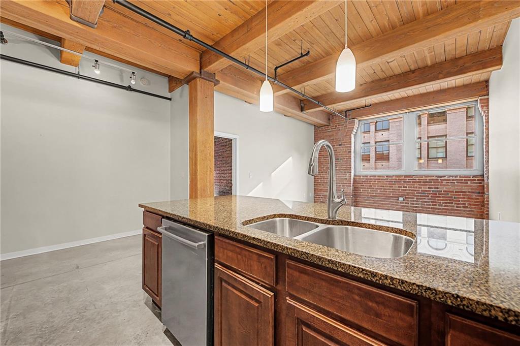 Listing Photo MLS #HMS2599075