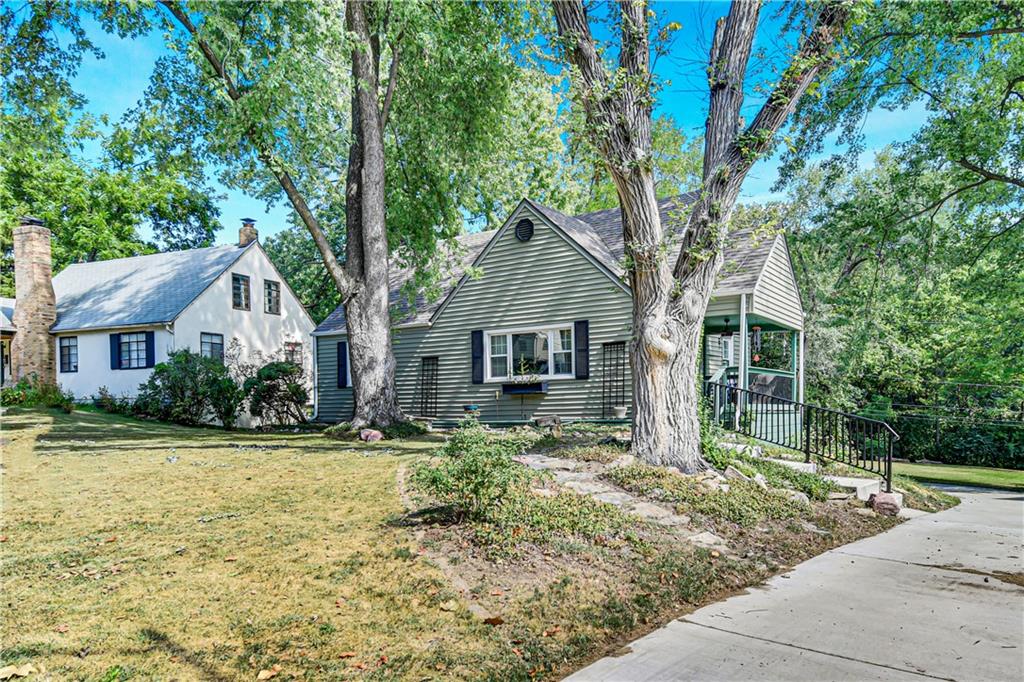 Listing Photo MLS #HMS2601678