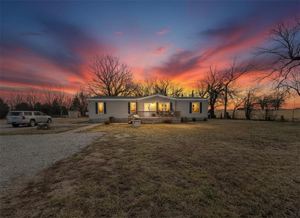 Listing Photo MLS #HMS2602040