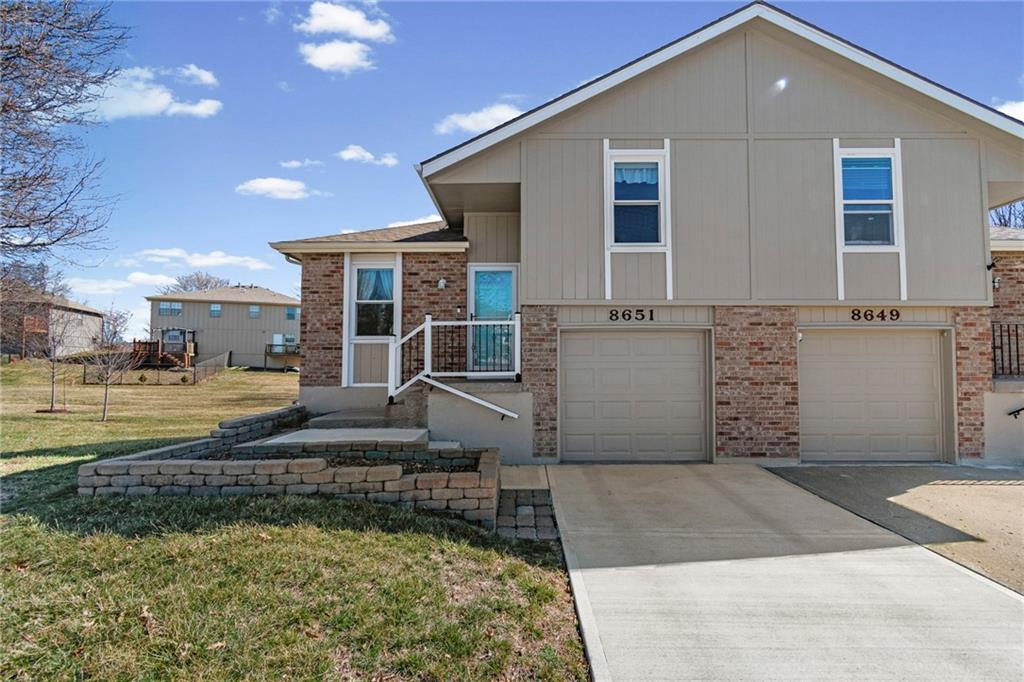 Listing Photo MLS #HMS2602391