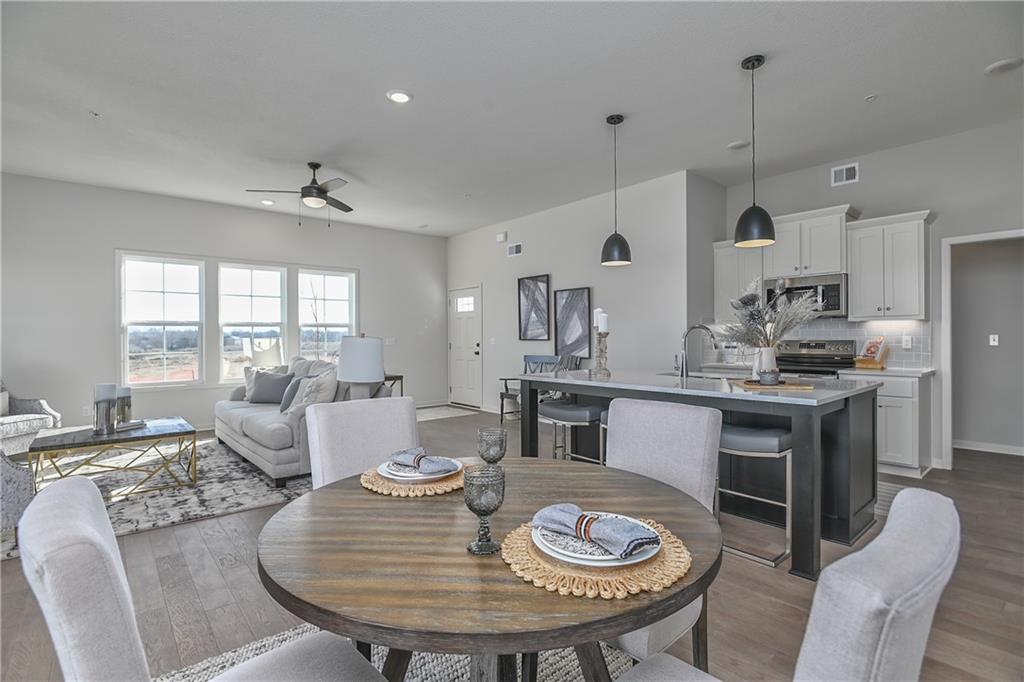 Listing Photo MLS #HMS2603268