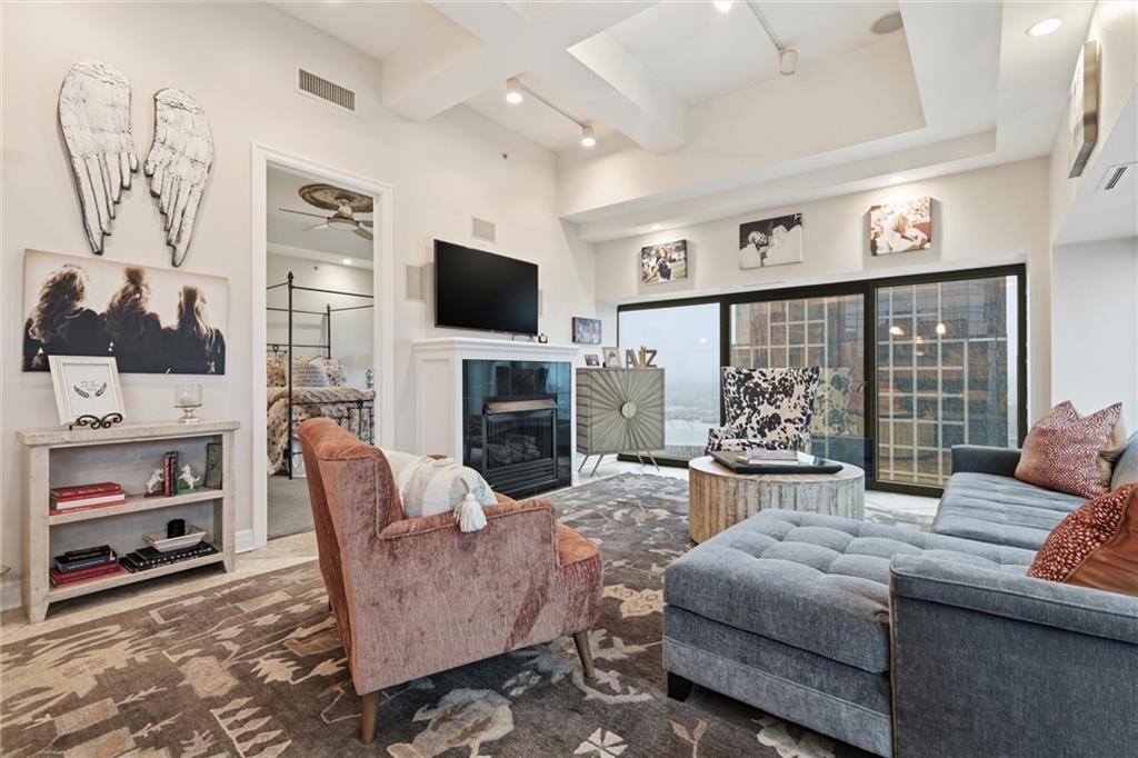 Listing Photo MLS #HMS2605737