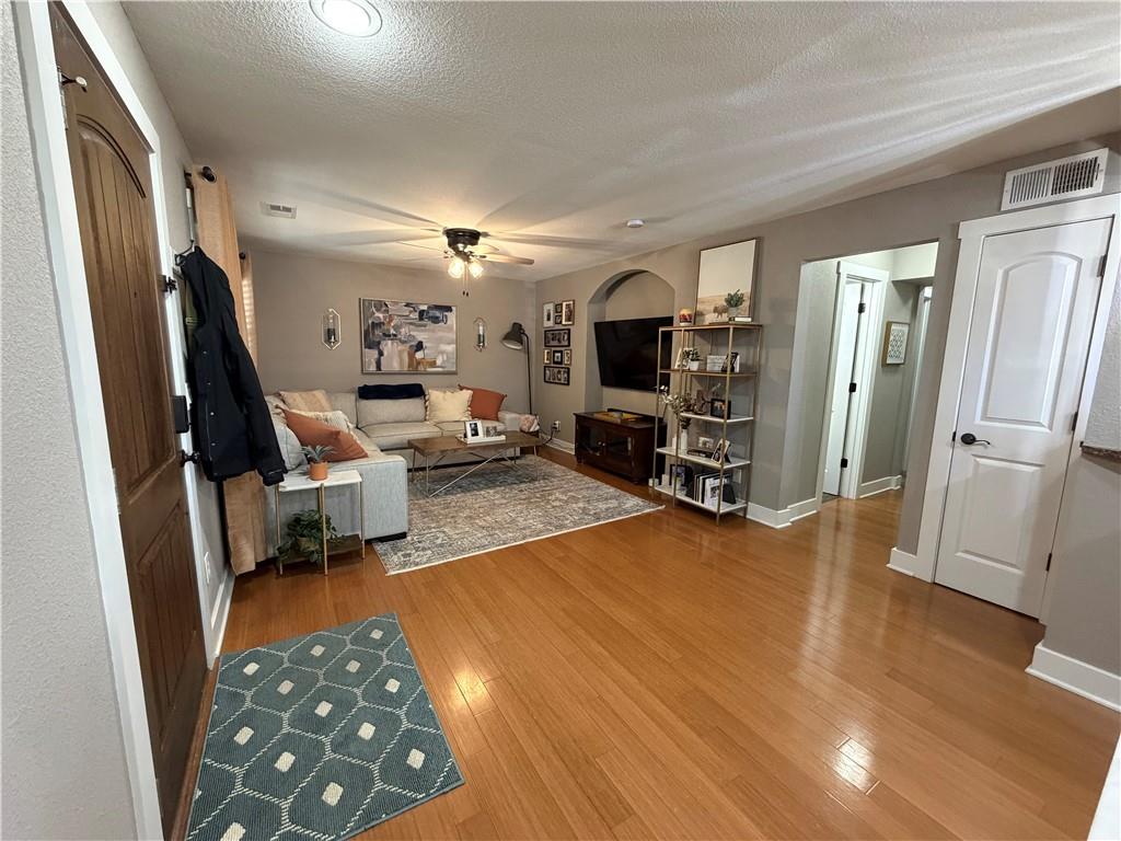 Listing Photo MLS #HMS2608470