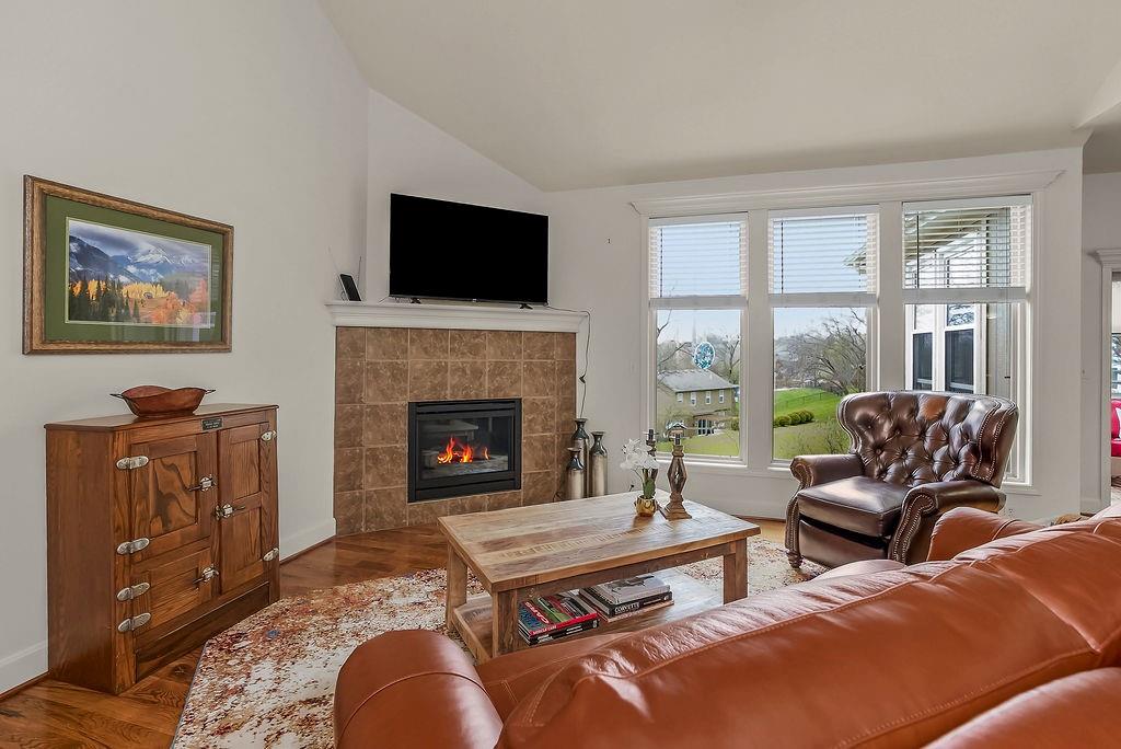 Listing Photo MLS #HMS2608750