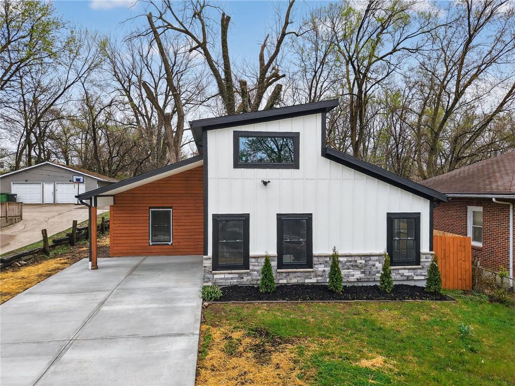 Listing Photo MLS #HMS2611944