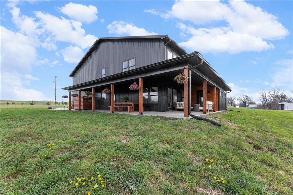 Listing Photo MLS #HMS2612176