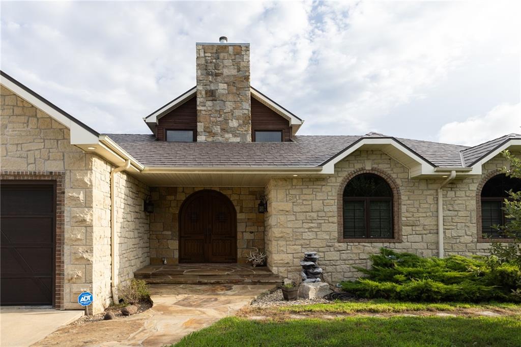 Listing Photo MLS #HMS2613201