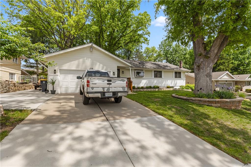 Listing Photo MLS #HMS2613257