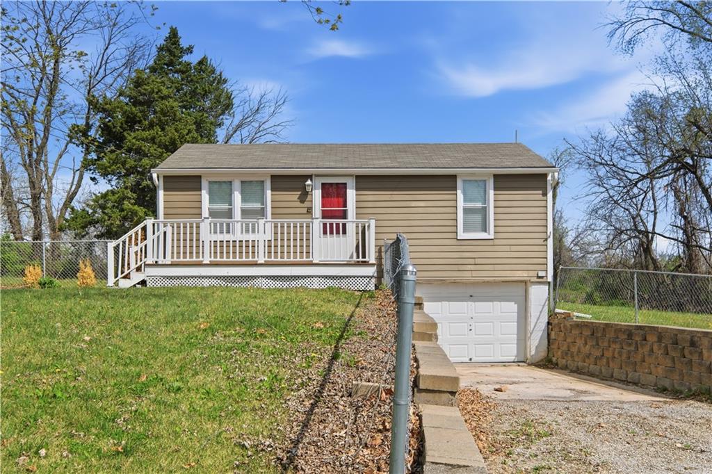 Listing Photo MLS #HMS2613505