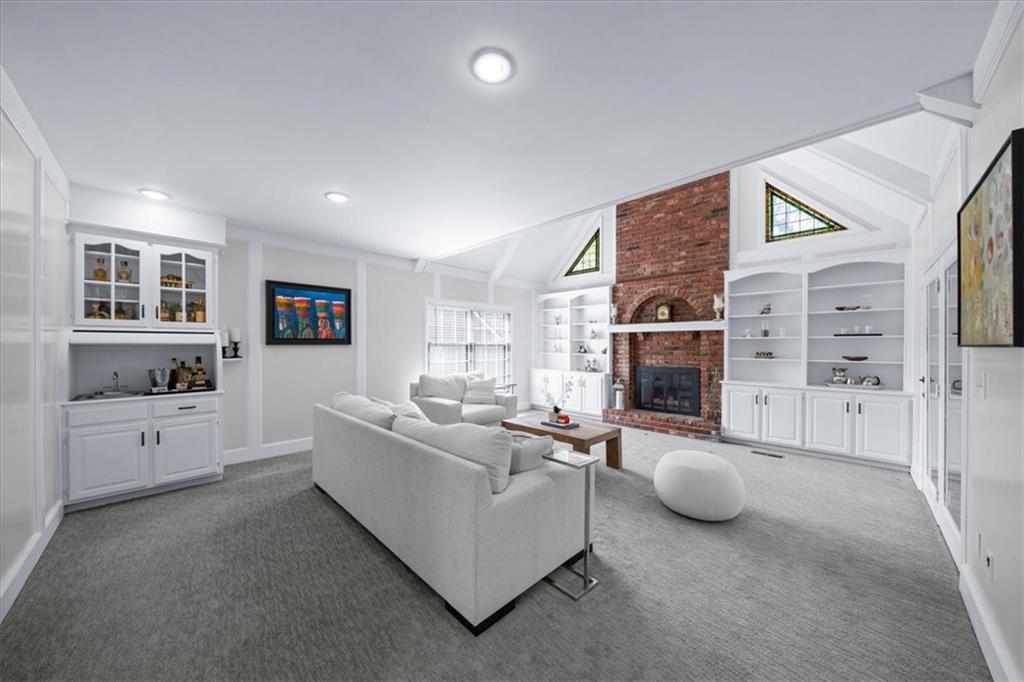 Listing Photo MLS #HMS2613762