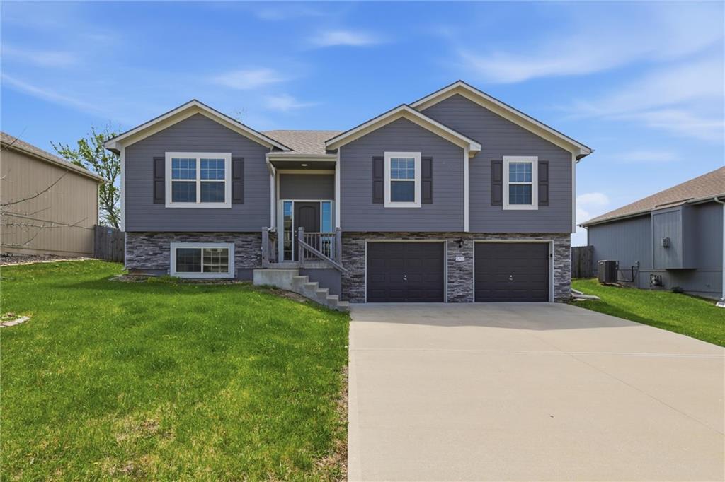Listing Photo MLS #HMS2613971