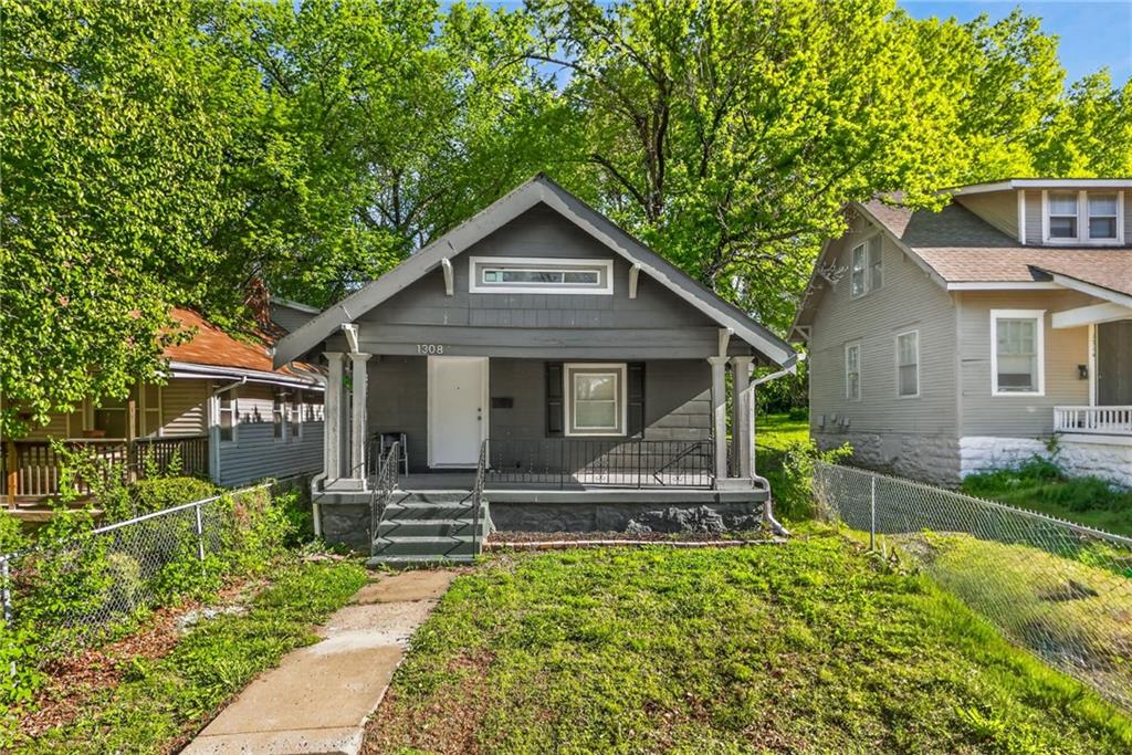 Listing Photo MLS #HMS2616049