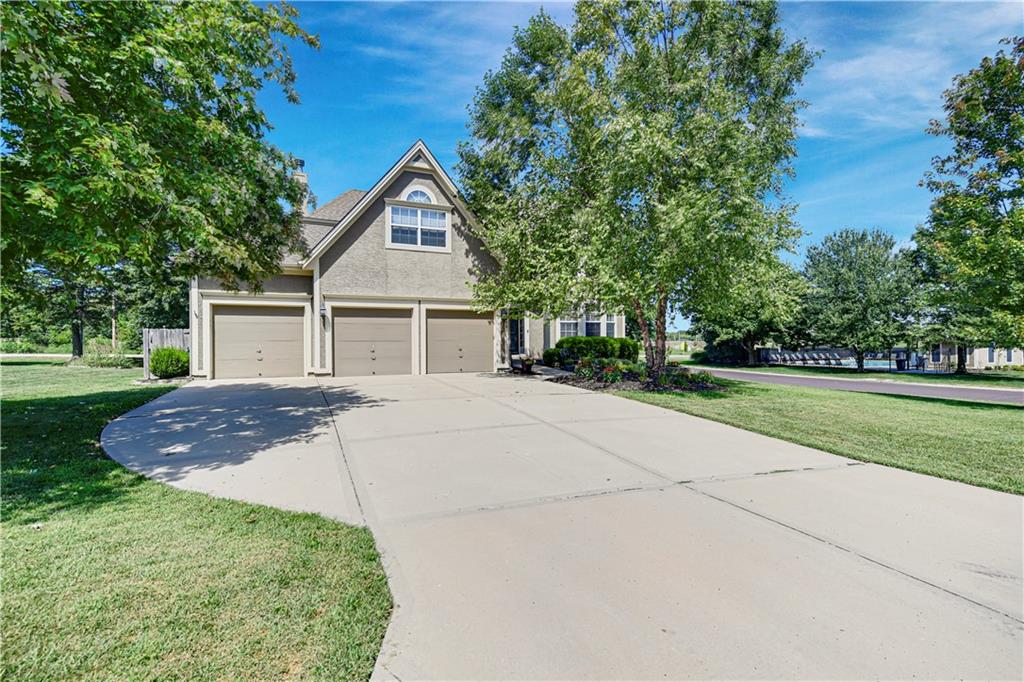 Listing Photo MLS #HMS2616122