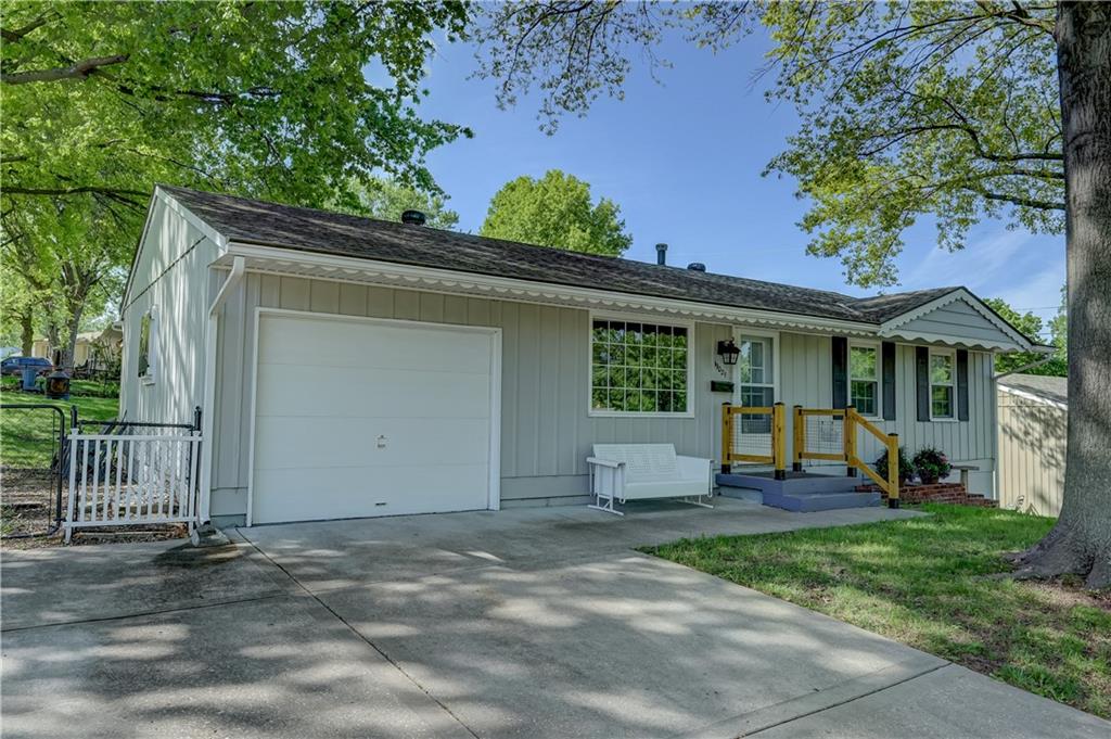 Listing Photo MLS #HMS2616164