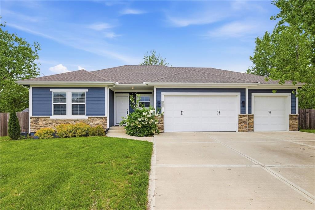 Listing Photo MLS #HMS2616755