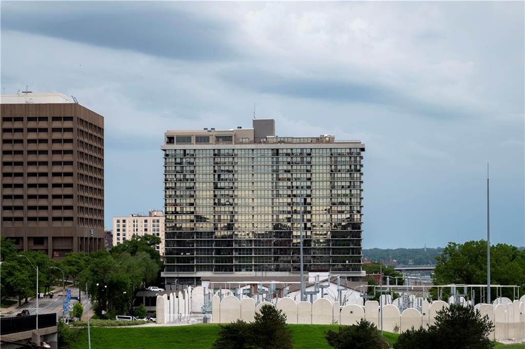 Listing Photo MLS #HMS2616996