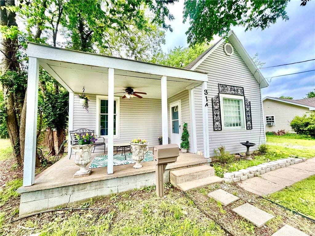 Listing Photo MLS #HMS2617144