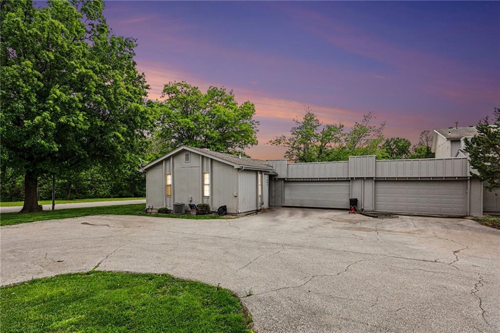 Listing Photo MLS #HMS2617302