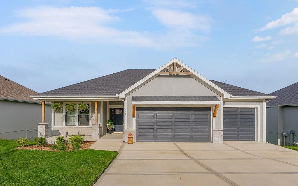 Listing Photo MLS #HMS2617871