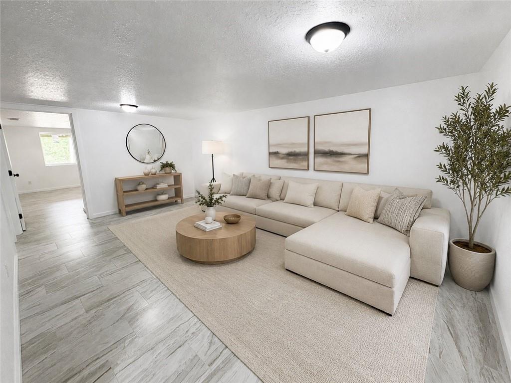 Listing Photo MLS #HMS2618765