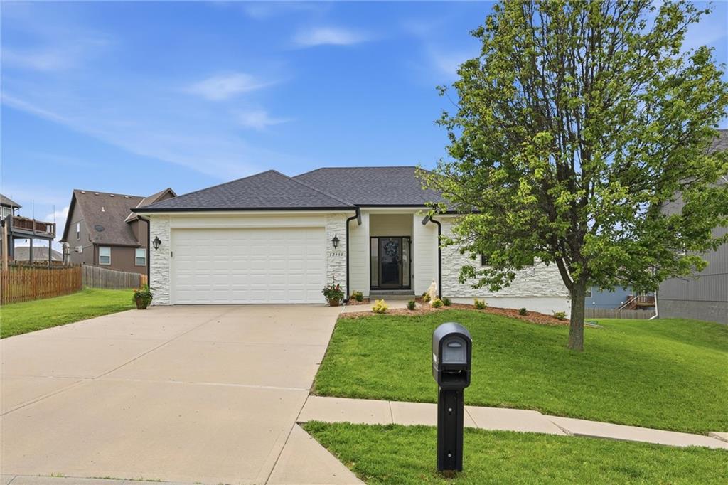Listing Photo MLS #HMS2619627