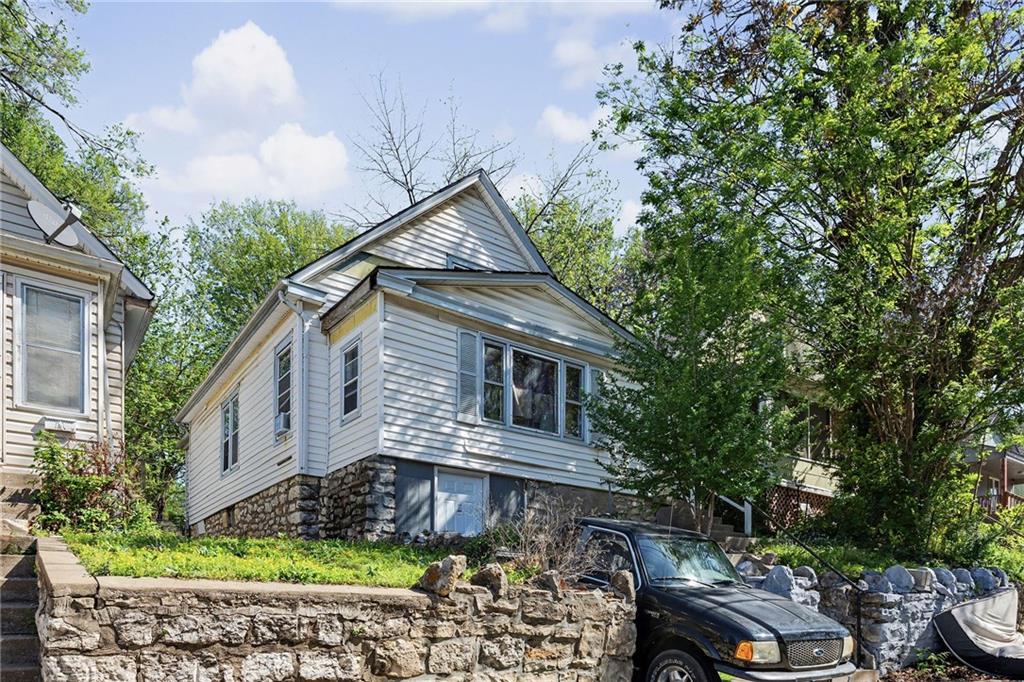 Listing Photo MLS #HMS2620321