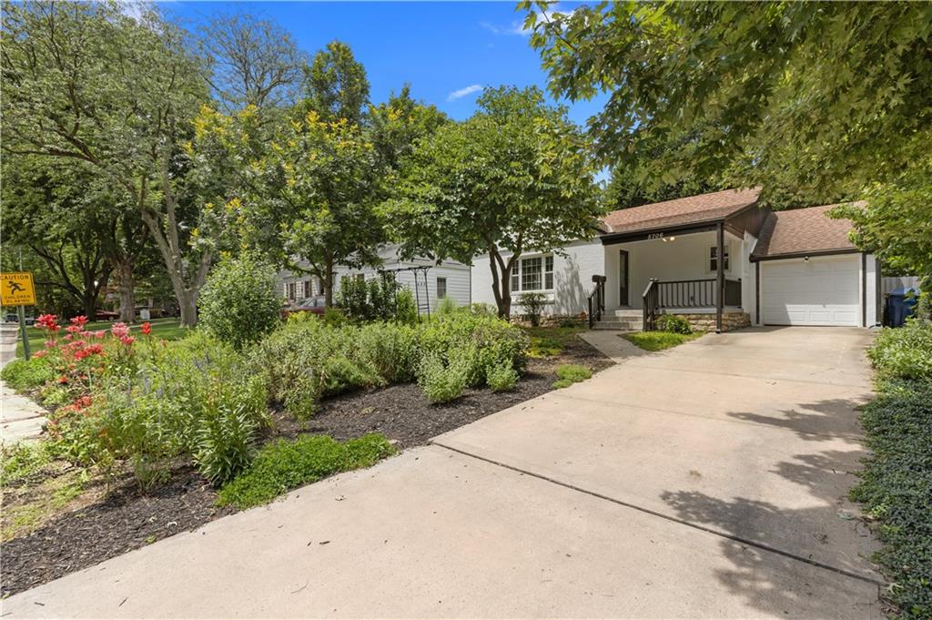 Listing Photo MLS #HMS2620408