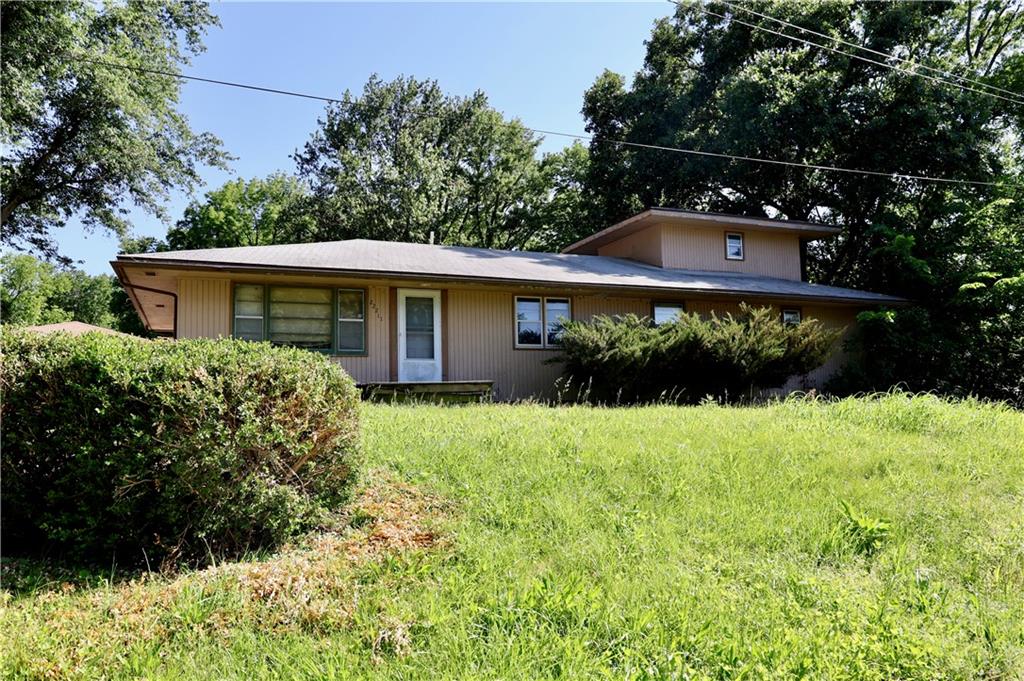 Listing Photo MLS #HMS2621110