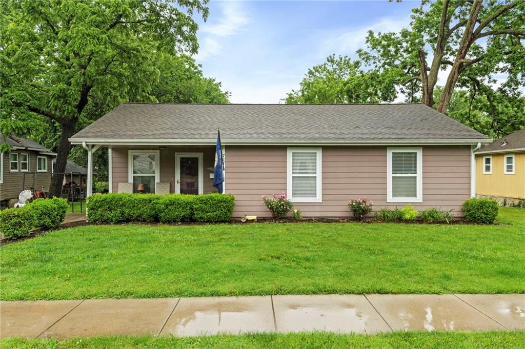 Listing Photo MLS #HMS2621405