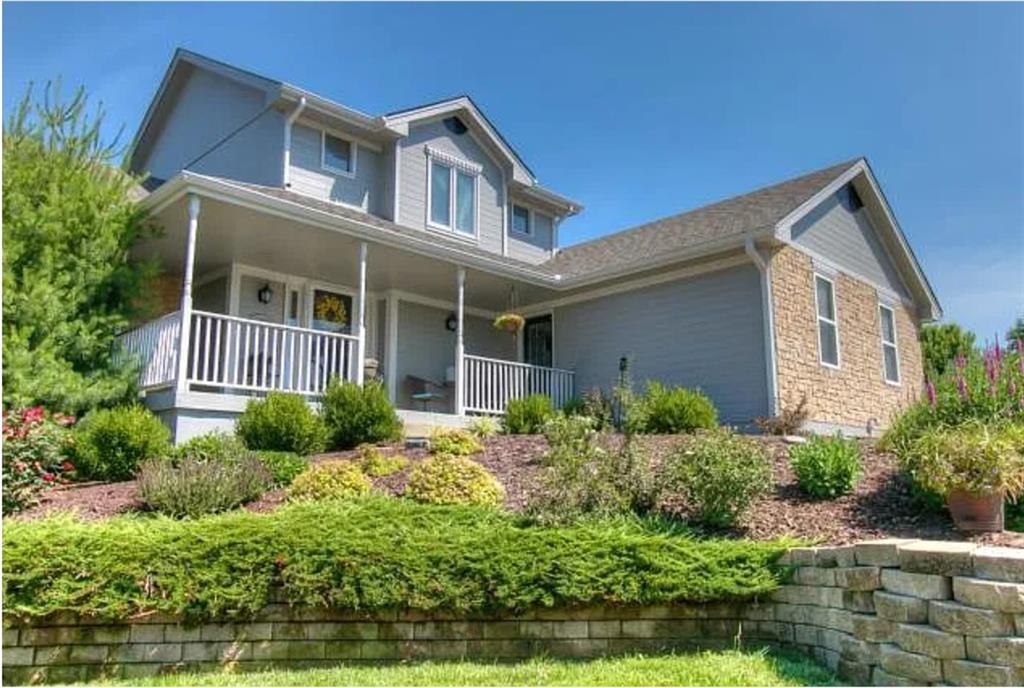 Listing Photo MLS #HMS2621423