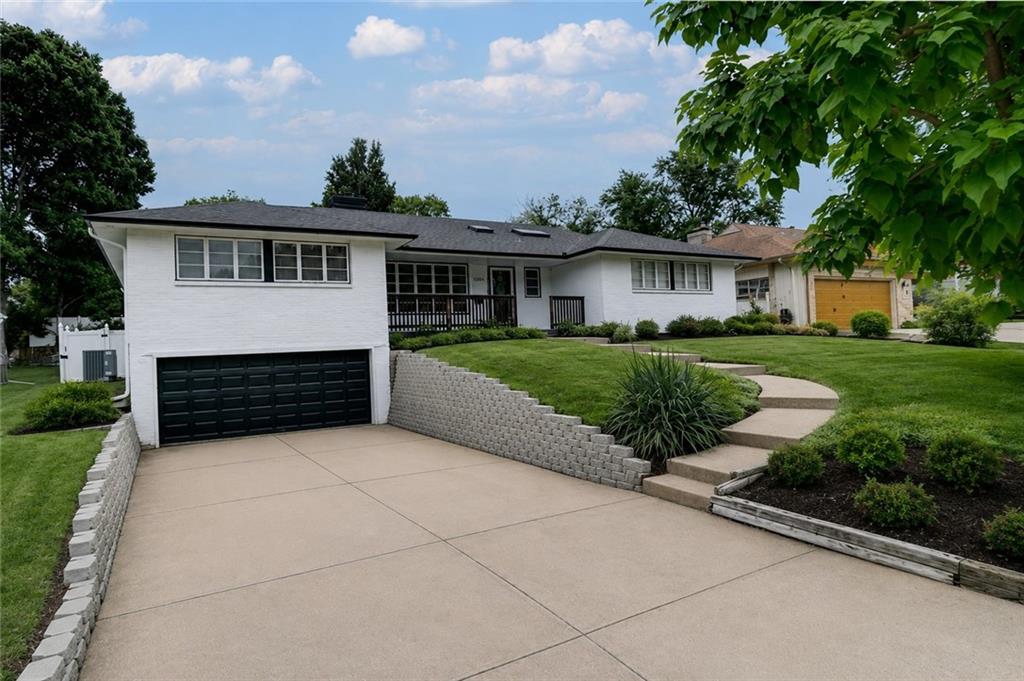 Listing Photo MLS #HMS2621823