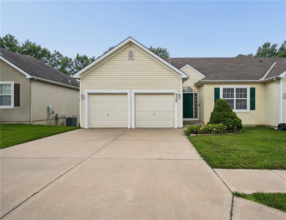 Listing Photo MLS #HMS2622519