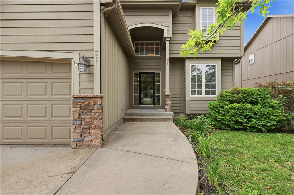 Listing Photo MLS #HMS2622725