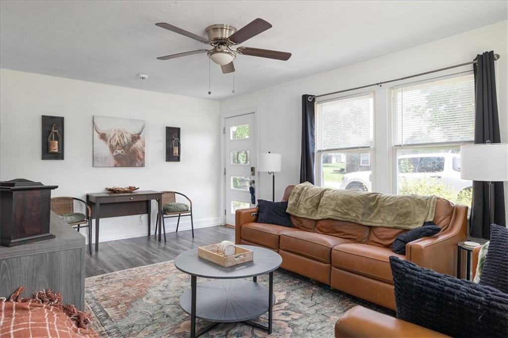 Listing Photo MLS #HMS2623143