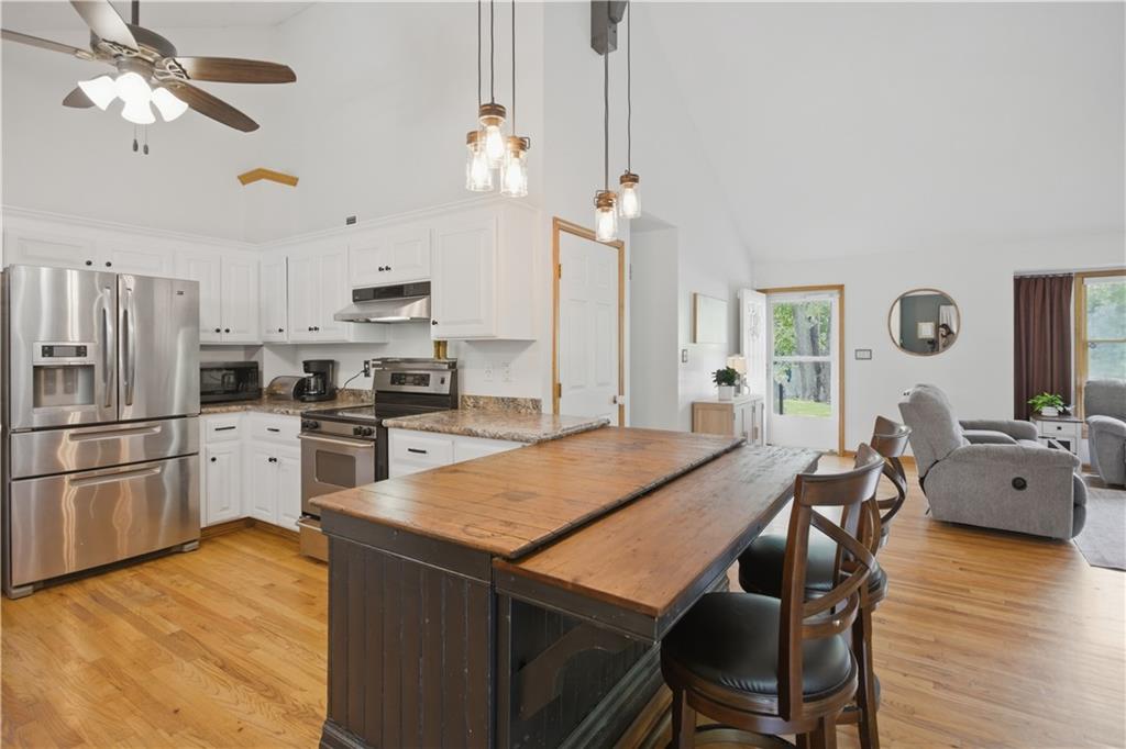 Listing Photo MLS #HMS2623796