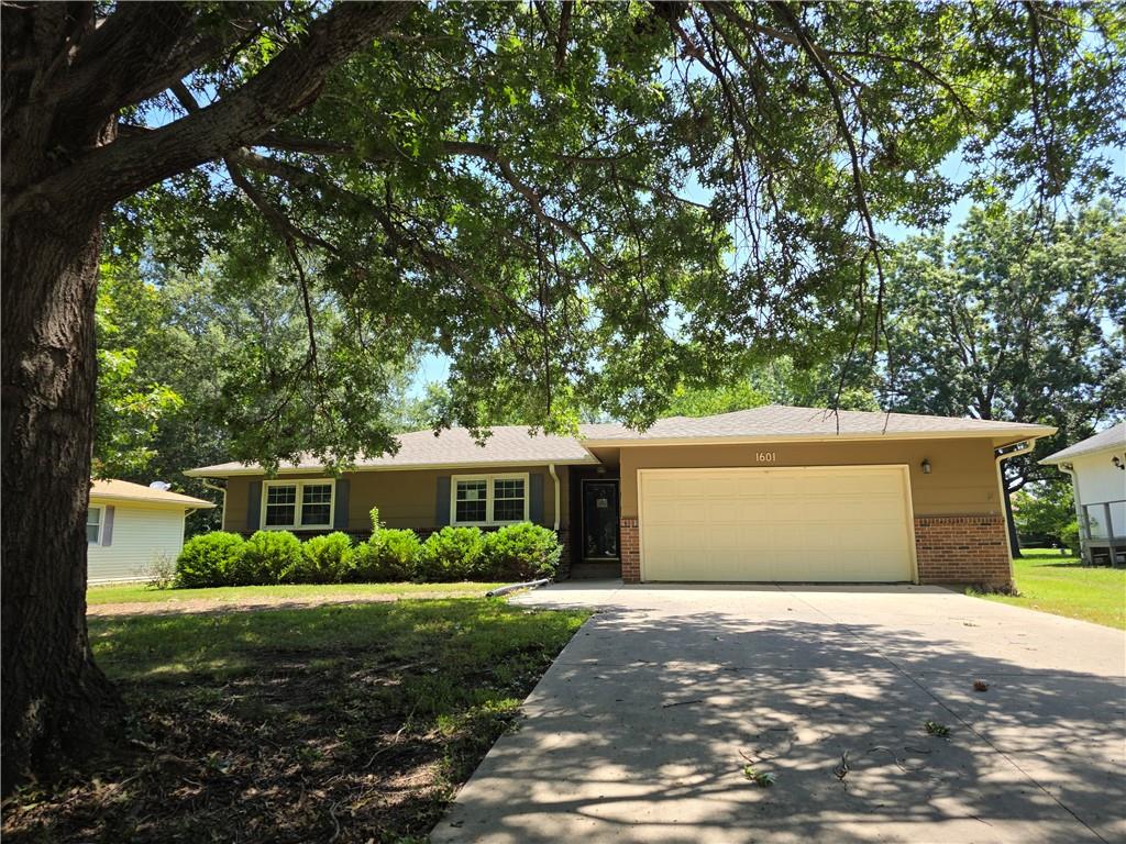 Listing Photo MLS #HMS2623871