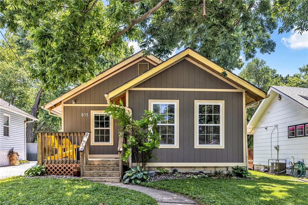 Listing Photo MLS #HMS2624222
