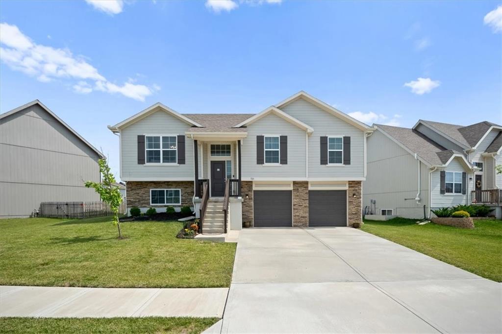 Listing Photo MLS #HMS2624327
