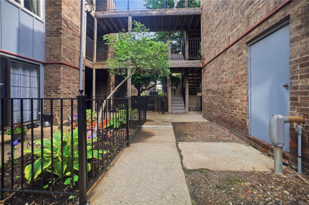 Listing Photo MLS #HMS2625038