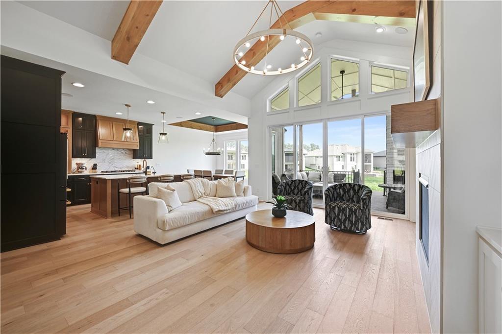 Listing Photo MLS #HMS2625408