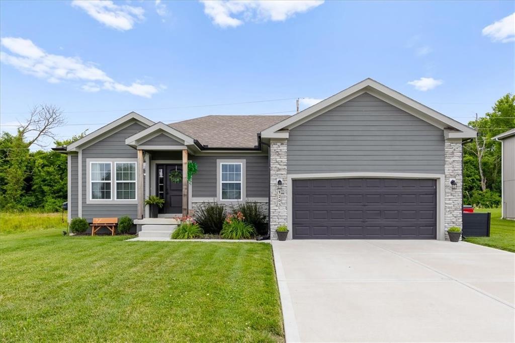 Listing Photo MLS #HMS2625588